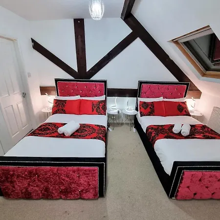 -f1-gh- Enjoy A Wonderful In Our Cosy Luxurious, Spacious Ground Floor Apartment, Free Parking, Free Wifi Apartment Leeds (West Yorkshire)